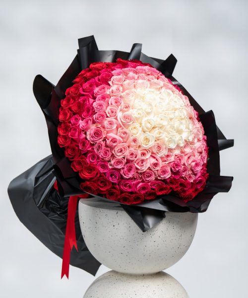 Elegant Roses Bouquet White Light Sweet