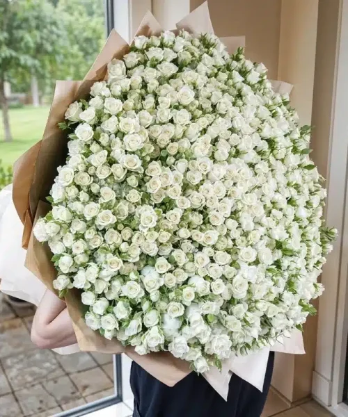 Luxurious White Rose Bouquet